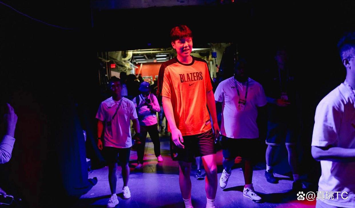 雷竞技王者荣耀包含今晨上海海港备战NBA常规赛，内部沟通细节曝光，球迷炸锅，训练强度明显提升的词条